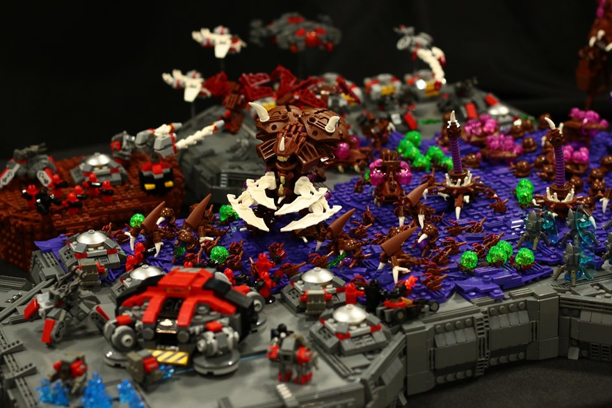 LEGO Starcraft: makieta wielkiej wojny z maleńkich klocków